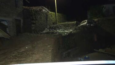 Deslizamento de terras destrói armazém e carros em aldeia de Sabrosa