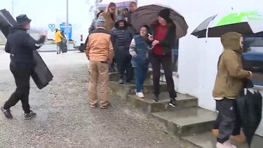 O Pavilhão Desportivo de Pousos, em Vidigal, apesar de ter sofrido danos, é agora o ponto de distribuição de lonas e bens alimentares