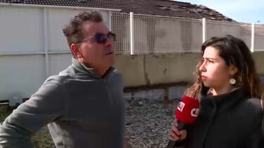 "Sou jornalista, mas também filha": Jornalista da CMTV entrevista o pai na casa onde cresceu após passagem do mau tempo
