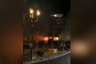 Vários mortos em explosão num bar na Suíça na madrugada de Ano Novo. Estariam mais de 100 pessoas no estabelecimento