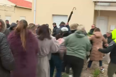 Multidão agride companheiras da vítima e do agressor do homicídio na Figueira da Foz