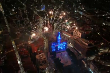 Champanhe e uvas passas não faltaram: festa de passagem de ano enche Avenida dos Aliados