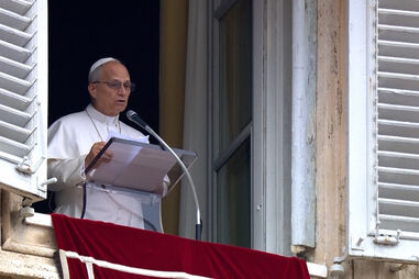 Leão XIV rejeita alegações de que Deus justifica a guerra, na missa do Domingo de Ramos