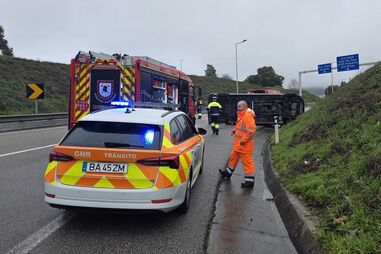Um ferido após despiste de carrinha em Santa Maria da Feira