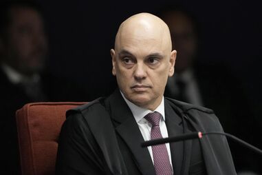Juiz Alexandre de Moraes é suspeito de manter ligações perigosas com banqueiro
