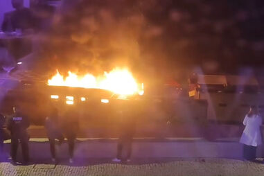 Incêndio destrói parcialmente restaurante na Praia da Rocha em Portimão
