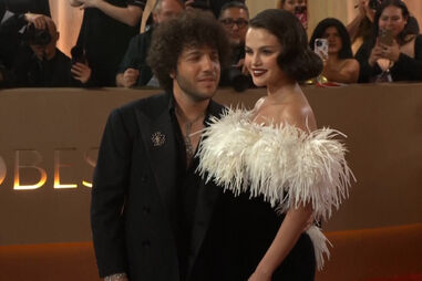 Selena Gomez, Ariana Grande e Leonardo DiCaprio entre as estrelas que brilharam na passadeira vermelha dos Globos de Ouro 