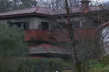 Incêndio destrói rés-do-chão de habitação e deixa sete pessoas desalojadas em Penafiel