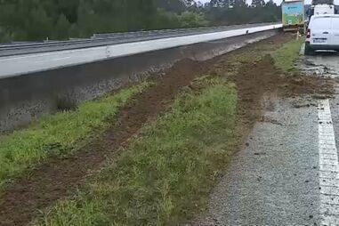 Despiste de camião provoca um ferido na A32 em Vila Nova de Gaia