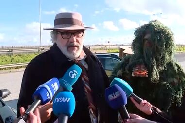 Manuel João Vieira vê tudo ao contrário na floresta e na paisagem