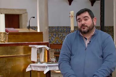 Padre relata episódios de vandalismo e furtos frequentes em cemitério de Alhos Vedros. Moradores pedem intervenção