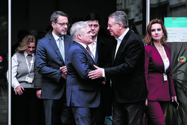 Seguro “muito feliz” com apoio de Rui Moreira e Júdice