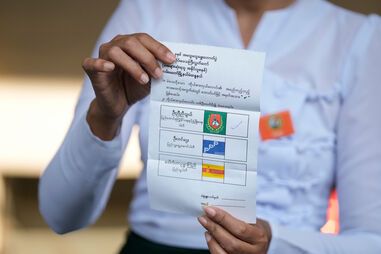 Partido pró-junta militar em Myanmar reivindica vitória nas legislativas