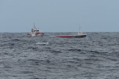 Cargueir alertou ter ficado sem leme na terça-feira