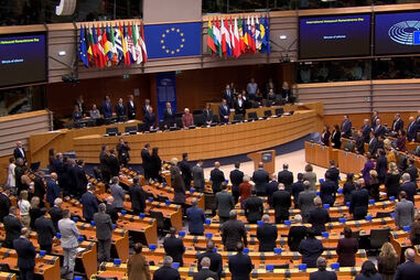 Parlamento Europeu cumpre minuto de silêncio em memória das vítimas do Holocausto 