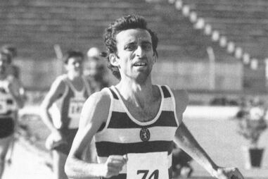Fernando Mamede, figura do atletismo nacional, em competição