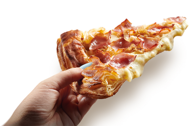 Croissantíssima com queijo e bacon. Promoção garante outra grátis