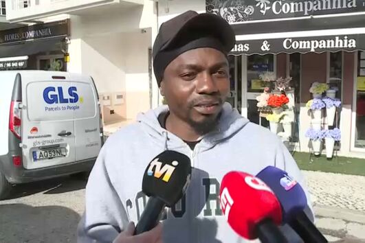 
Filho ligou para o 112 a pedir socorro para a mãe que acabou por morrer ao fim de 40 minutos de espera em Sesimbra