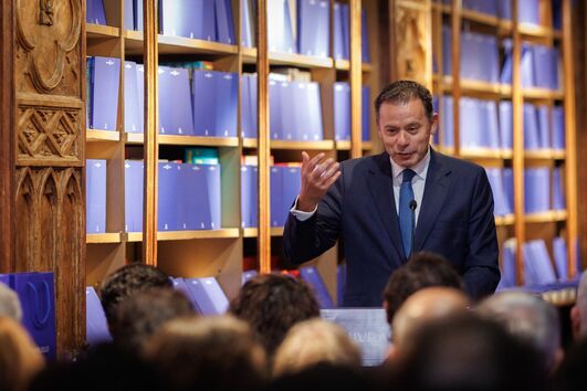 Luís Montenegro marca presença nos 120 anos da Livraria Lello, no Porto