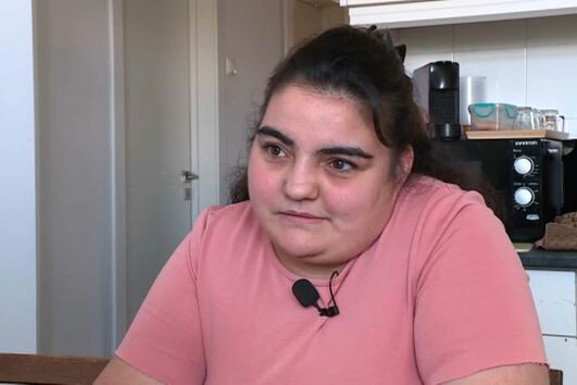 Gabriel tem paralisia cerebral e vive confinado em casa