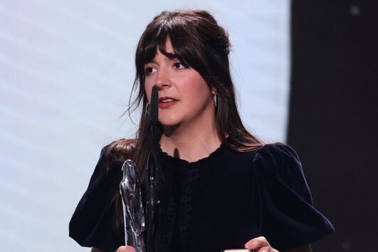 Laura Carreira discursa após receber prémio em Berlim