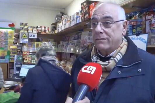 “É um convite às pessoas para lerem”: comerciantes elogiam iniciativa do cupão-desconto do jornal do Correio da Manhã  