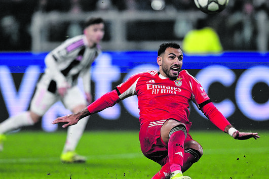Pavlidiz falhou um penálti na derrota do Benfica em casa da Juventus por 2-0