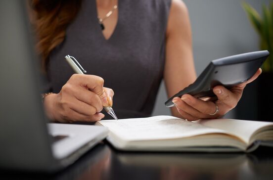 Abrir empresa em Portugal exige apoio para decisões seguras desde o início