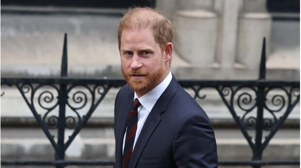 Harry em lágrimas no tribunal: "Fizeram da vida da minha esposa um inferno"