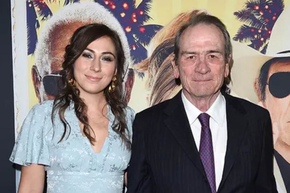 Tommy Lee Jones e a filha, Victoria Jones, em 2017