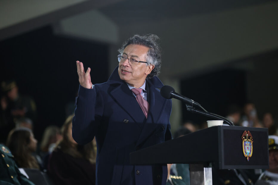 Gustavo Petro fala sobre ataques em Caracas