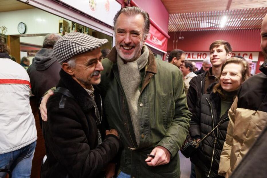 Cotrim visita Loulé e apela ao voto para combater o 