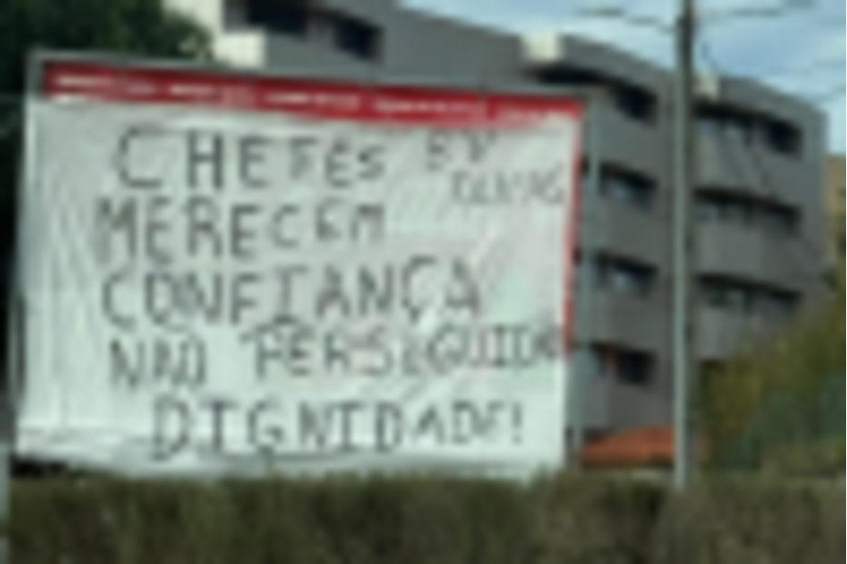 Protesto defende confiança e dignidade para chefes e dirigentes