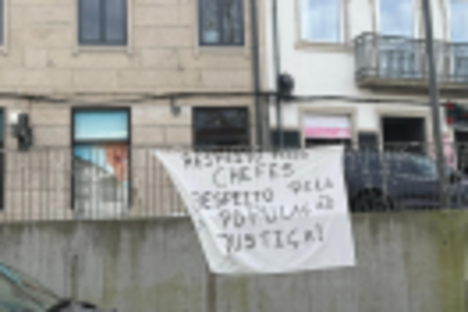 Protesto pede respeito pela população e justiça