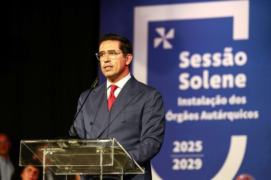 Antigo vice-presidente de Albufeira é acusado de levar computador da autarquia