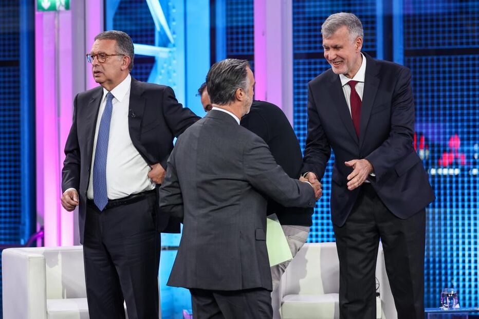 Candidatos presidenciais debatem temas como união, 