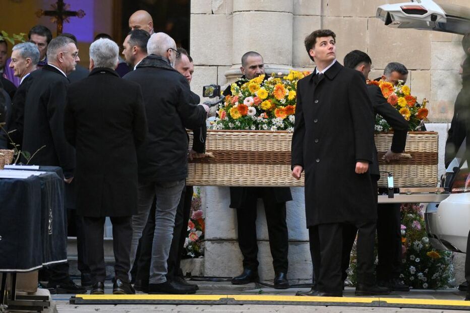 Funeral de Brigitte Bardot em Saint Tropez reúne amigos e admiradores