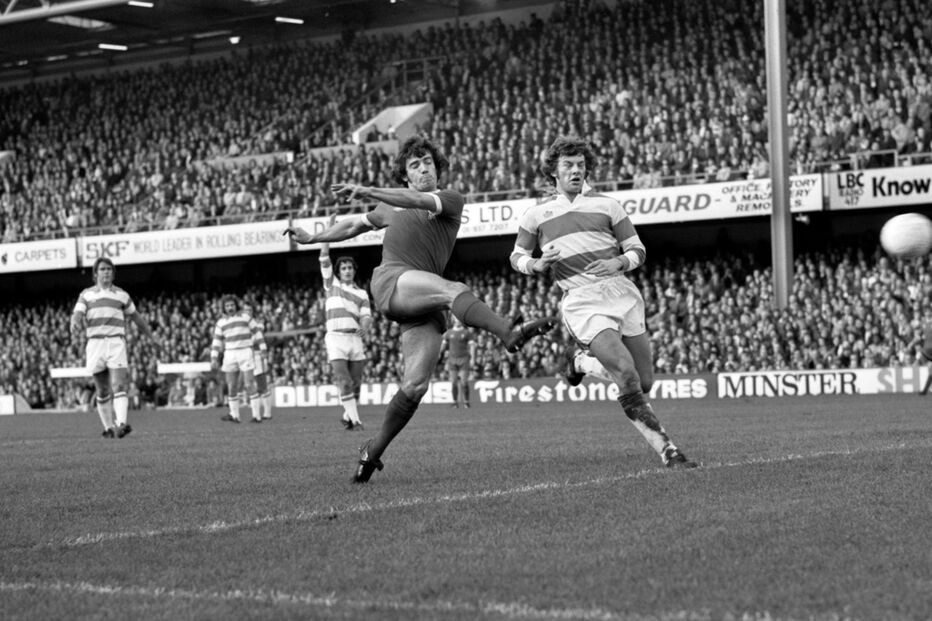 Kevin Keegan, lenda do Liverpool, em jogo