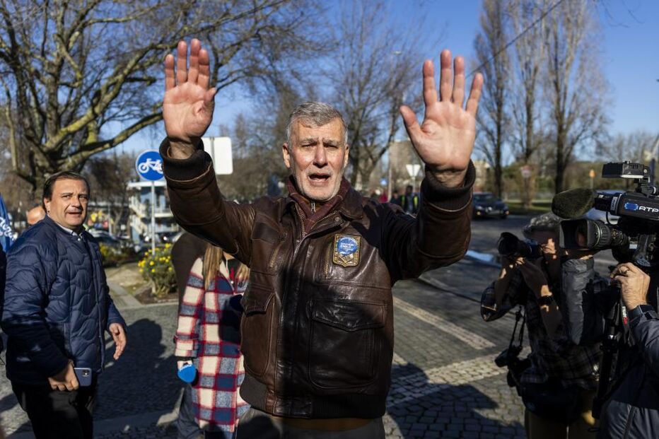 Gouveia e Melo acusa rivais de plagiar as suas propostas