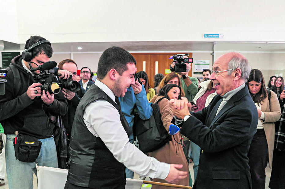 Marques Mendes com estudantes em Beja