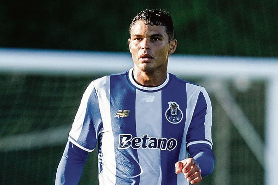 Thiago Silva ganha ritmo e rotinas para o clássico