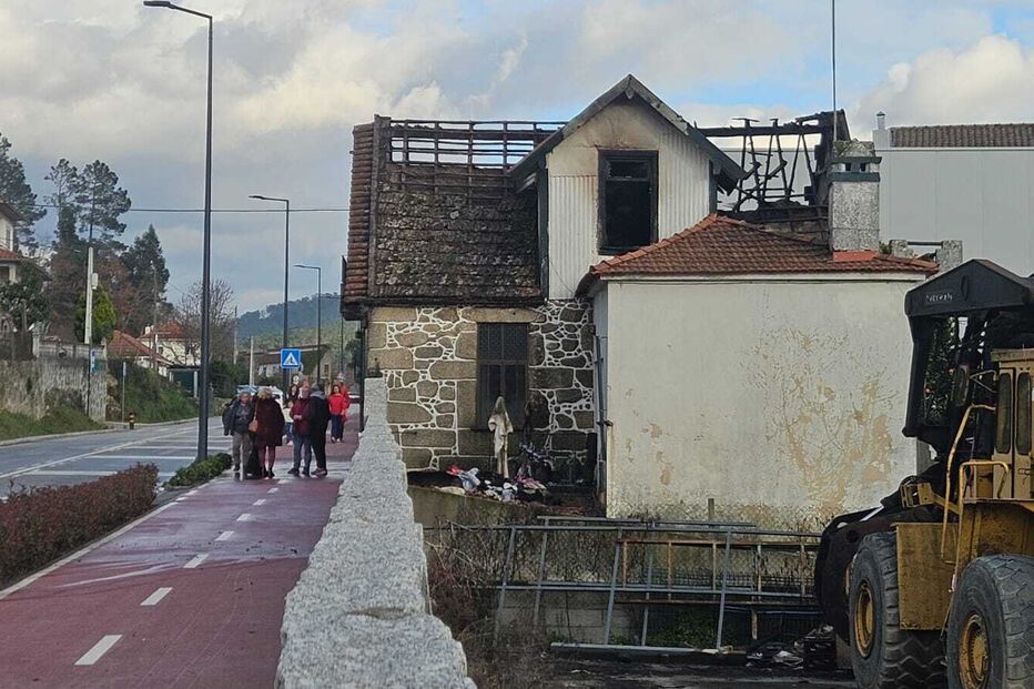 Incêndio em São Pedro do Sul faz feridos, um deles grave