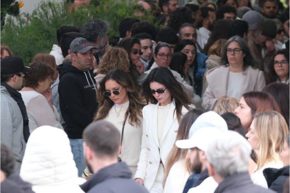 Cerimónias fúnebres de Maycon Douglas atraem multidão neste domingo.
