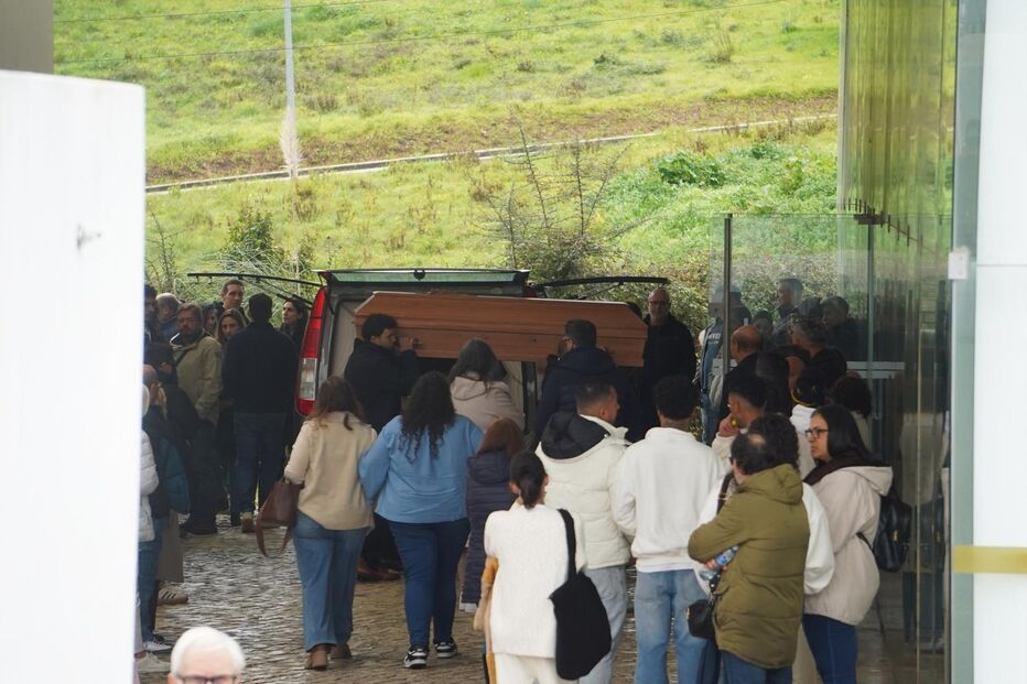 Cerimónias fúnebres de Maycon Douglas atraem multidão