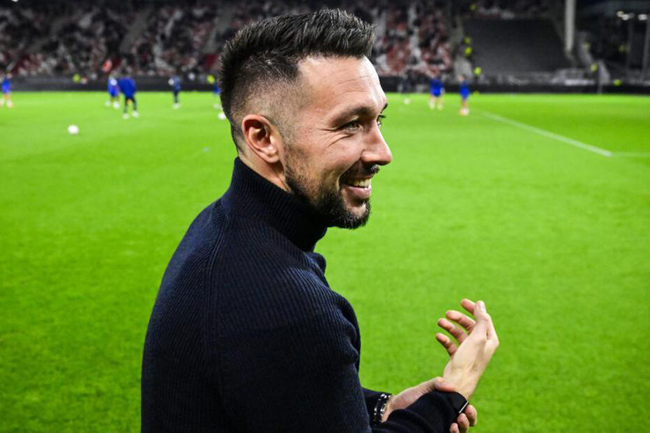 Francesco Farioli vai tentar guiar o FC Porto a mais uma vitória em Famalicão