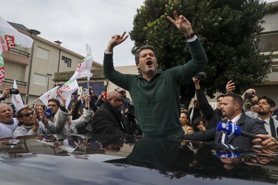 Ventura critica Montenegro em evento com apoiantes e jornalistas