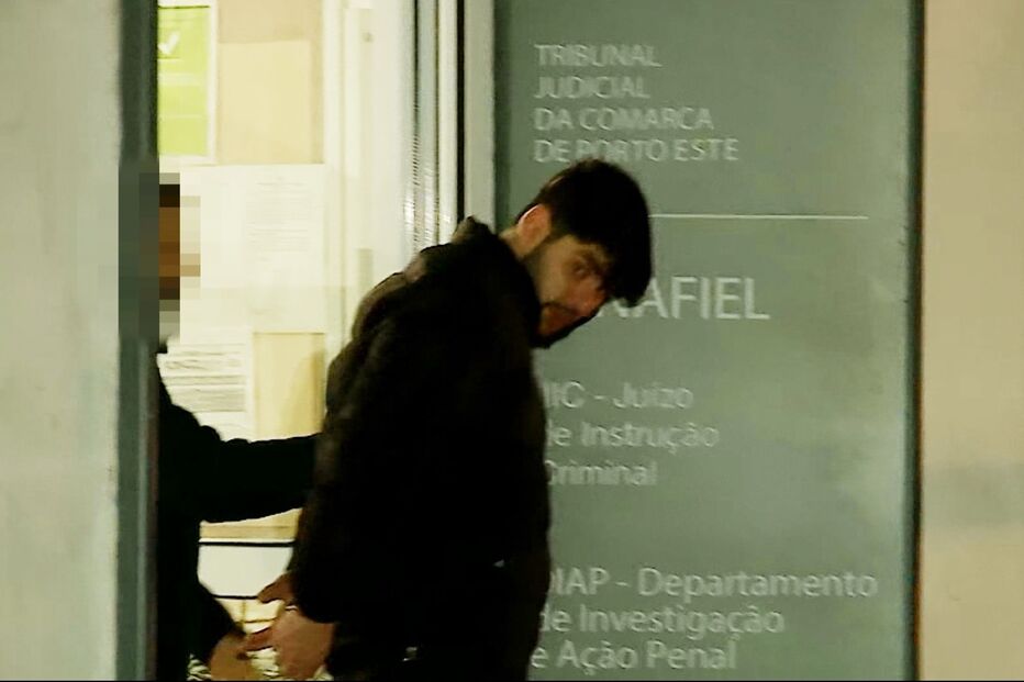 Nuno Ferreira à saída do tribunal que lhe aplicou prisão preventiva