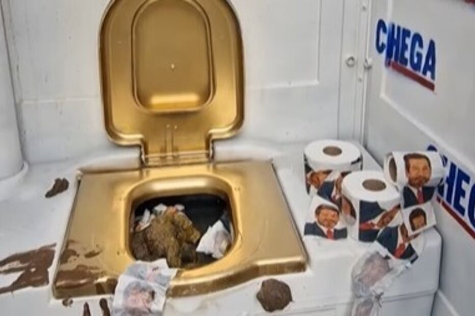 Casa de Banho Chega - Bordalo II