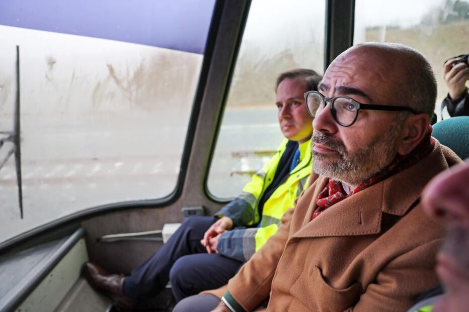 Ministro das Infraestruturas andou de automotora na nova linha de Évora