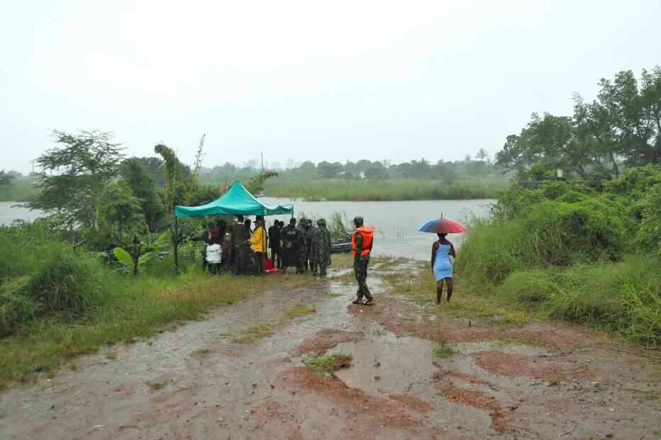 Inundações em Moçambique forçam a deslocação de mais de 3 mil pessoas